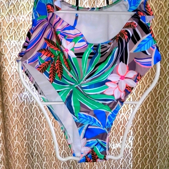 Hurley One Piece Floral Padded Monokini Swimsuit - Picture 7 of 10